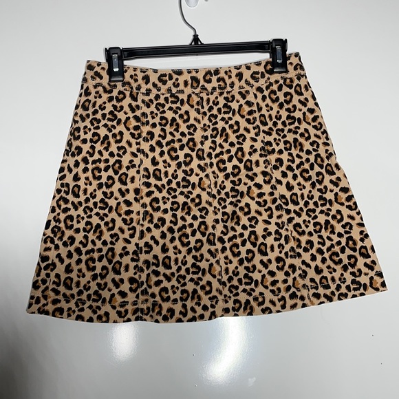 H&M Divided Leopard Print Skirt sz 6‎ mini - Picture 3 of 4